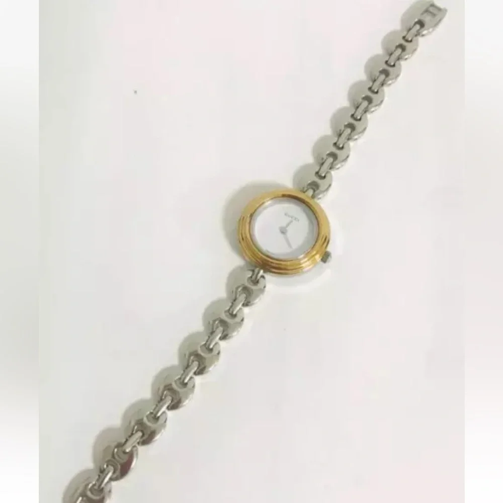 GUCCI LUXURY Watch in Silver with Bezels